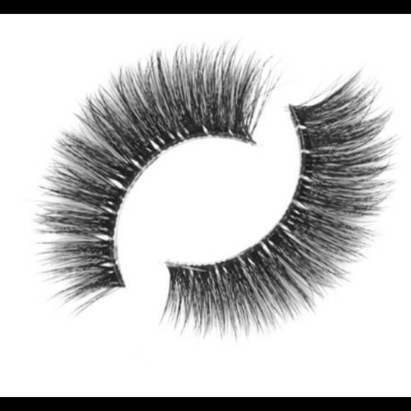 🦋LILLY LASHES LIMITED EDITION - Picture 4 of 5